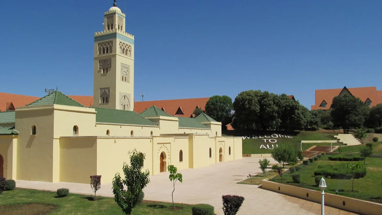 Louer une voiture à Ifrane à partir de 15 €/jour Car rental in Ifrane, Morocco — VolantVIP